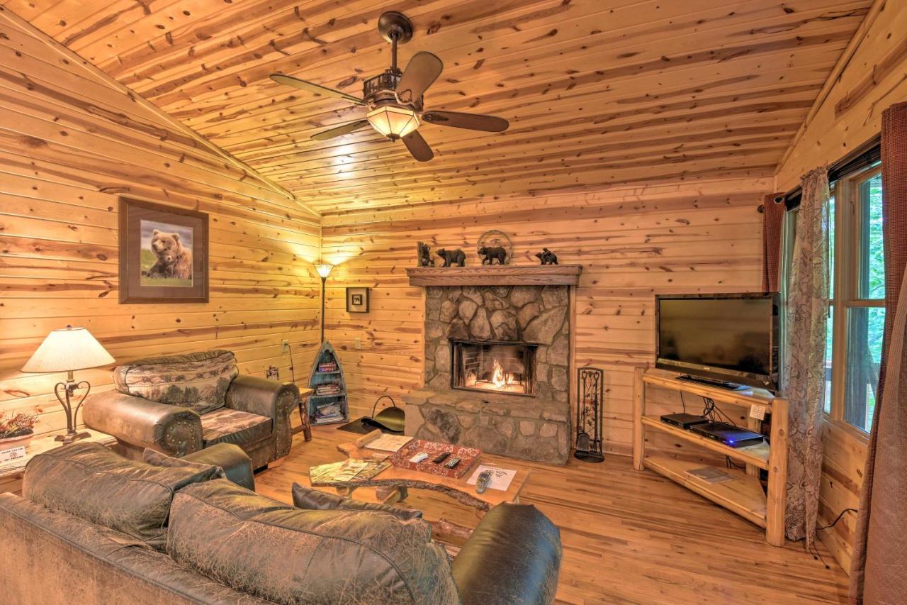 The Honeybee Cabin With Private Porch And Hot Tub Clarkesville Eksteriør billede
