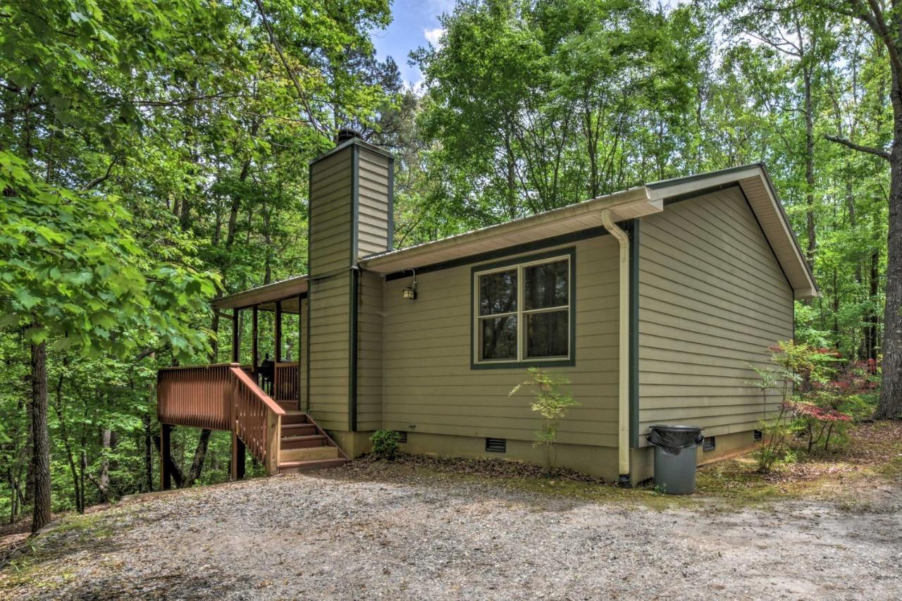 The Honeybee Cabin With Private Porch And Hot Tub Clarkesville Eksteriør billede